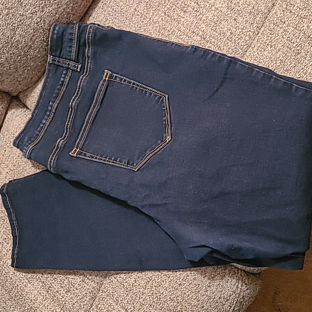 Maurices Womens size 22 dark denim stretchy blue jeans skinny leg